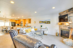 6 Mi to Powder Mtn with Shuttle Cozy Eden Condo!
